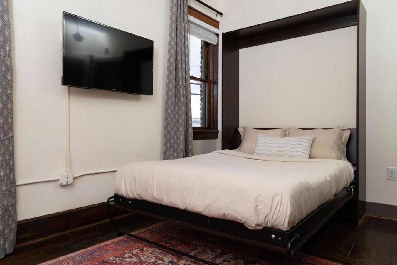 Luxury Multi-Unit Historic Building Near Downtown Apartment Roanoke Bagian luar foto